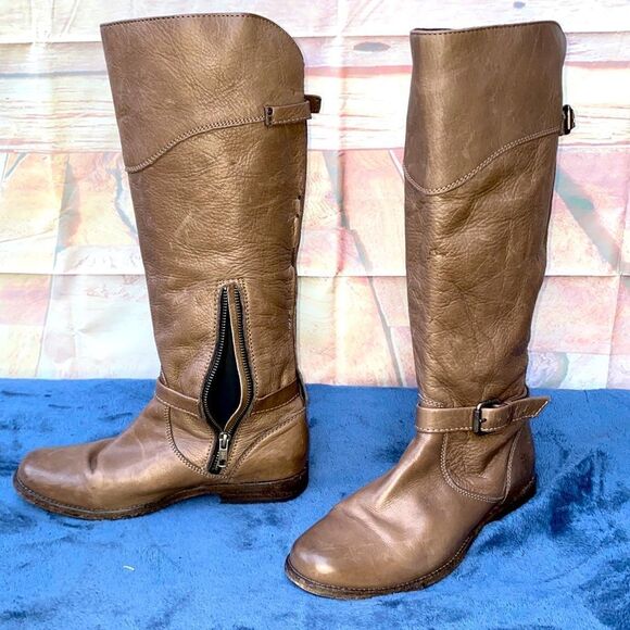 Woman’s sz 9 leather over the calf heeled boots by The Frye Company - Picture 3 of 9